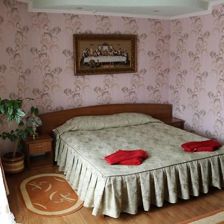 Готель ***Феєрія Tyachiv Extérieur photo
