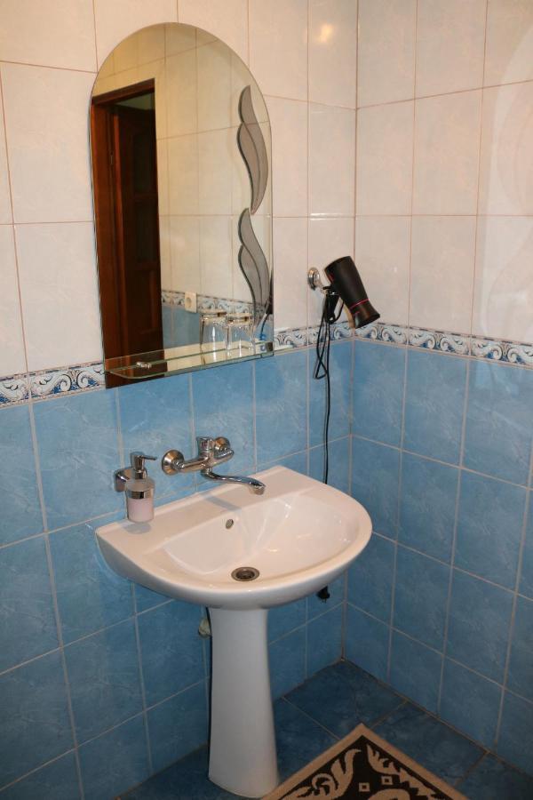 Готель ***Феєрія Tyachiv Extérieur photo