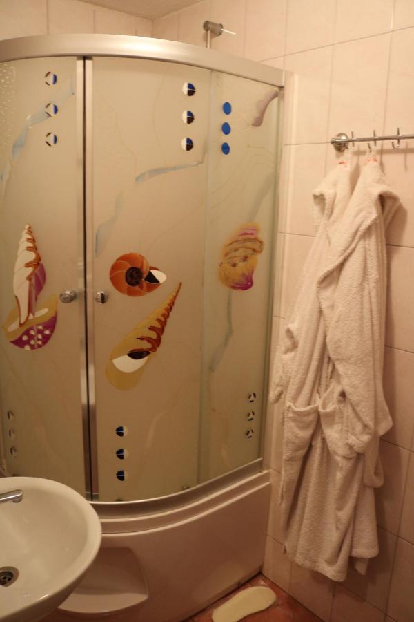 Готель ***Феєрія Tyachiv Extérieur photo