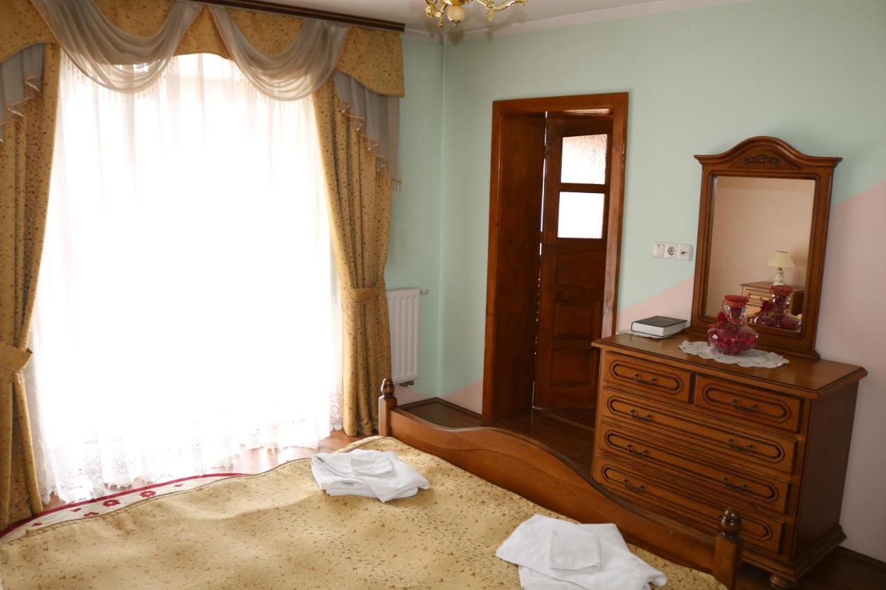 Готель ***Феєрія Tyachiv Extérieur photo