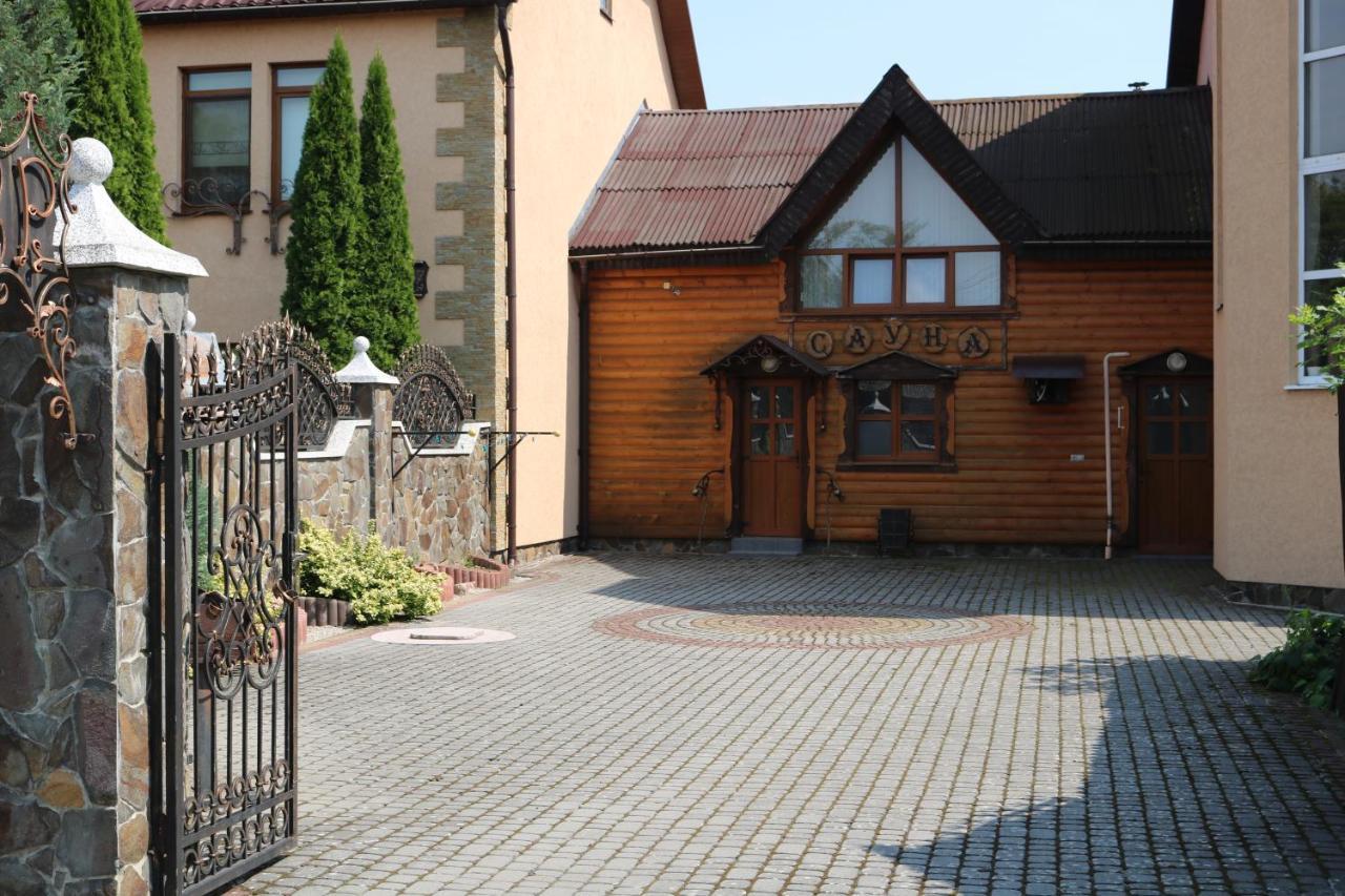 Готель ***Феєрія Tyachiv Extérieur photo