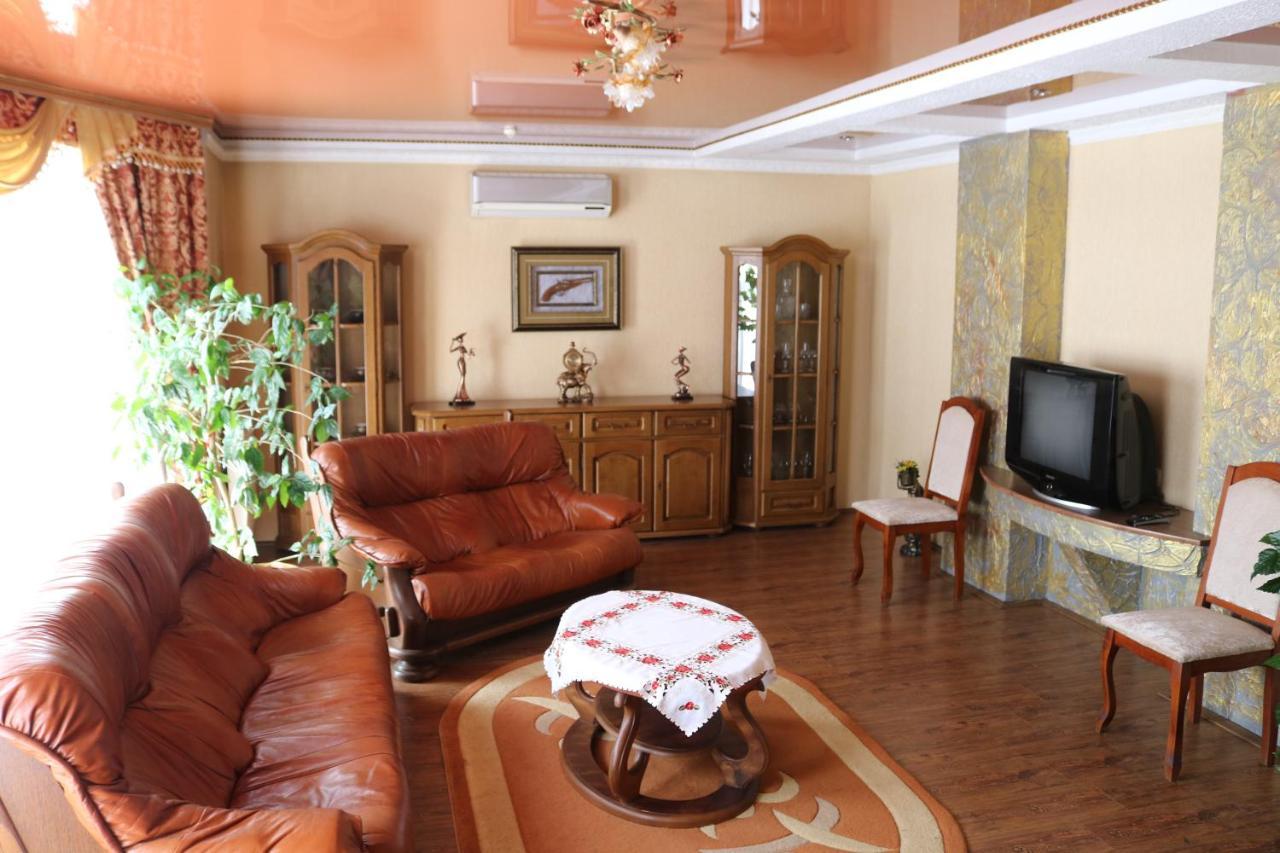 Готель ***Феєрія Tyachiv Extérieur photo